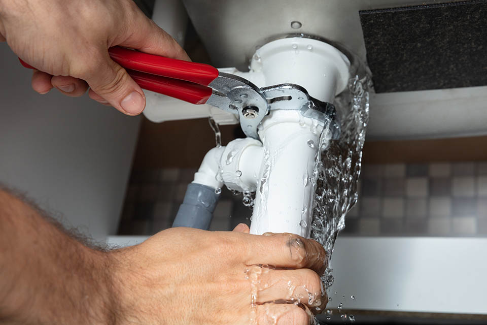 how to fix a pinhole leak in a steel pipe