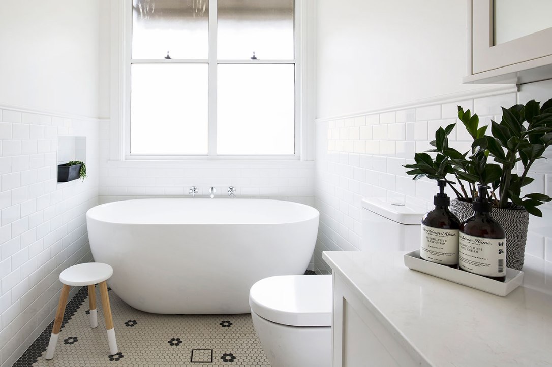 water efficient bathroom fixtures