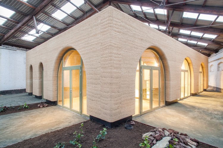 living roof systems benefits Living Roof Systems Benefits for Insulation and Biodiversity