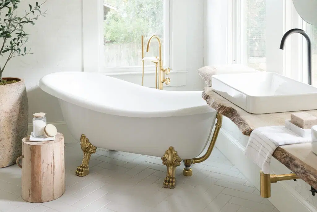 Warm-Toned Bathroom Floor Ideas