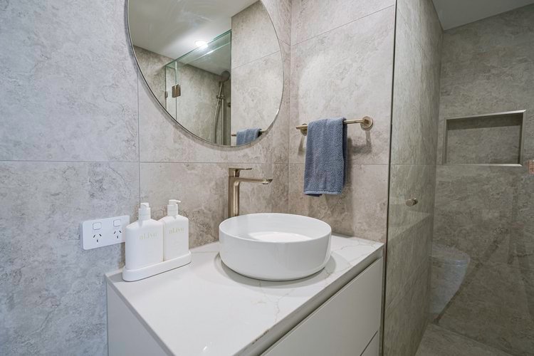 minimalist bathroom renovation Minimalist Bathroom Renovation Ideas for a Clean Aesthetic