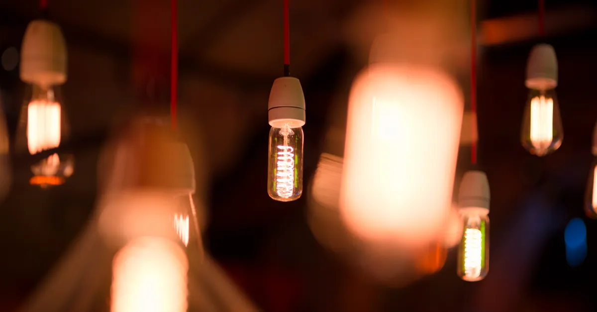 LED Lighting vs Incandescent Bulbs: A Cost-Effective Comparison — LED lighting vs incandescent bulbs